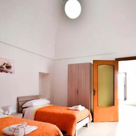 別荘 Casa Vacanze Serena オストゥーニ
